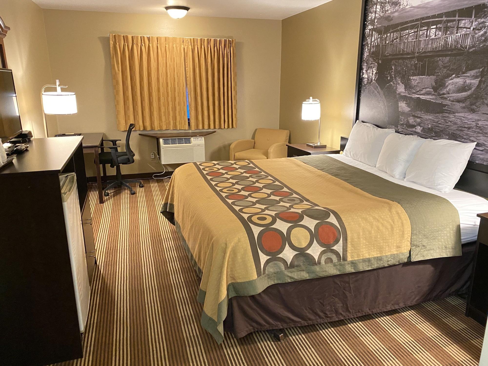 Hotel Super 8 By Wyndham Eau Claire Wi Exterior foto