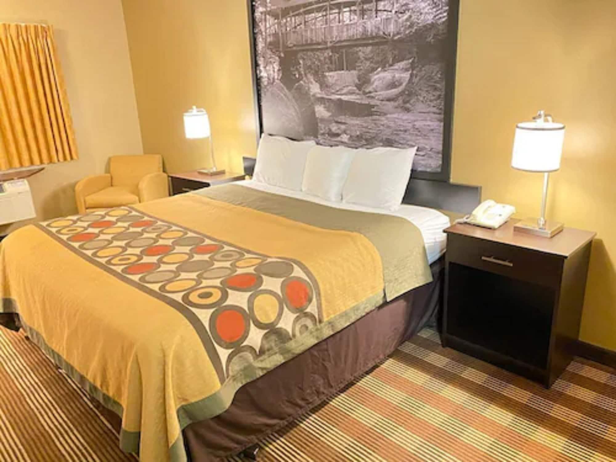 Hotel Super 8 By Wyndham Eau Claire Wi Exterior foto